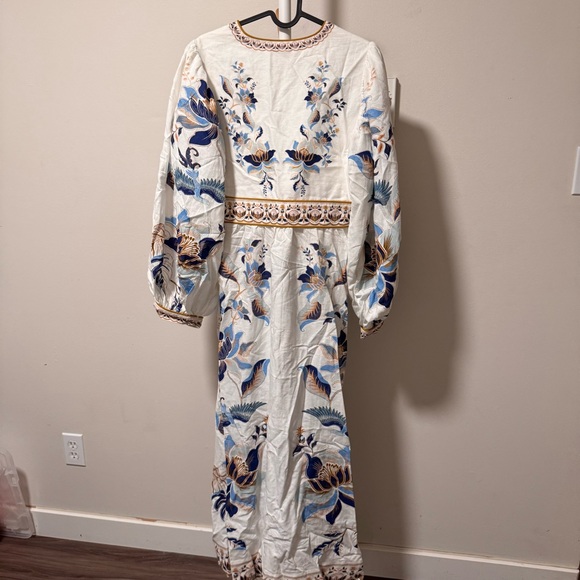 Farm rio Mystic blue lotus dreamscape off-white maxi dress - Picture 4 of 4